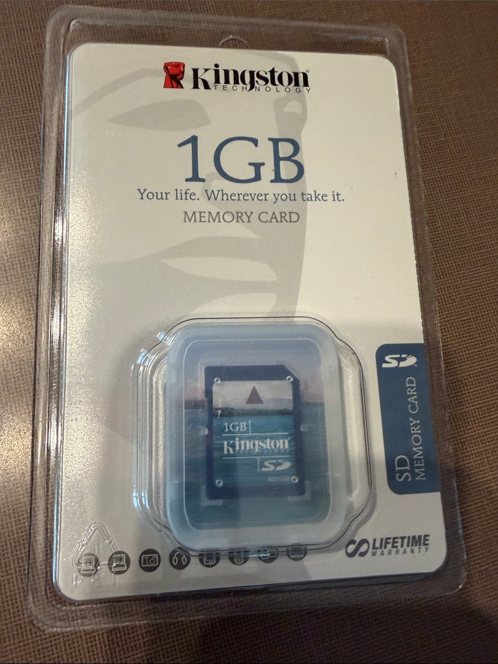 Kingston 1GB SD Memory Card in Blue and White Packaging